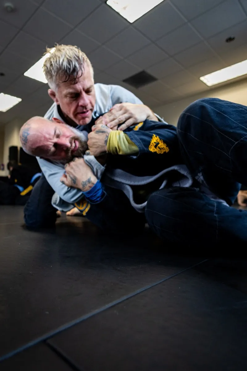 Adult BJJ rolling at Oregon Jiu Jitsu Lab